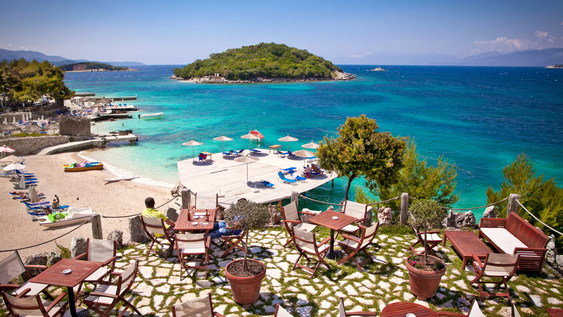 Turismo y negocio - Invirtiendo en Albania